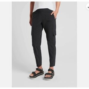 Athleta Chelsea Cargo Lined Pant‎ Black Size 4 Tapered Leg Travel Commute 211156